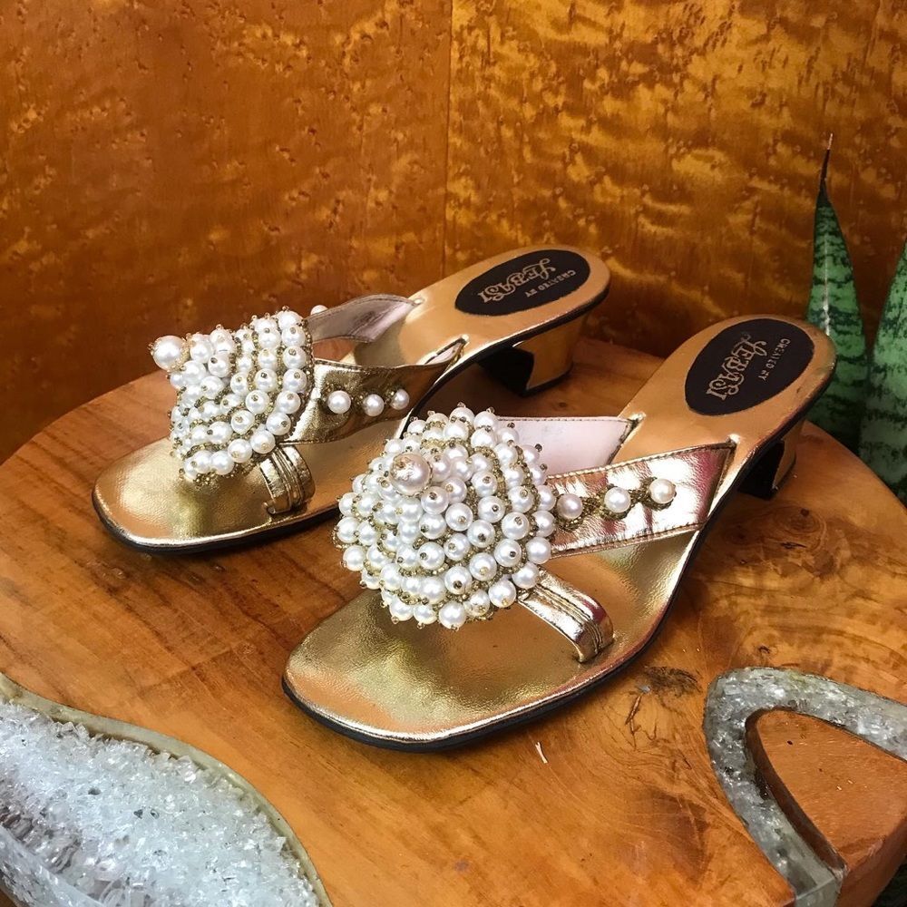 60’s VINTAGE GOLD Block Heels Sandals w Pearls 7.5